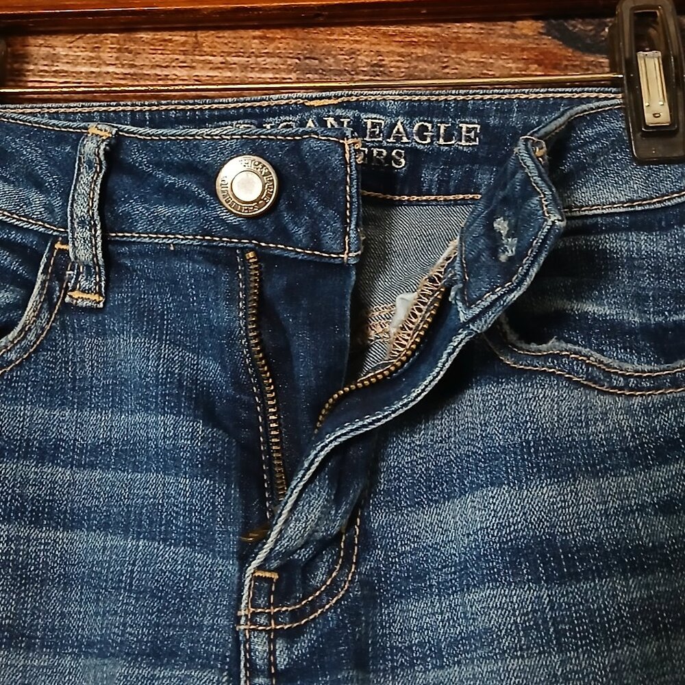 American Eagle Jeans Size 2 Short Ripped Patched Jegging Stretch Distressed - Picture 6 of 10